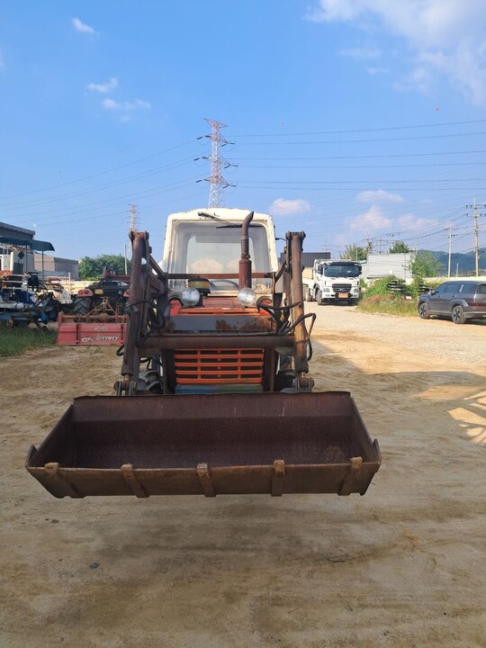 대동 트랙터 L3503-D (35마력) 앞좌측면