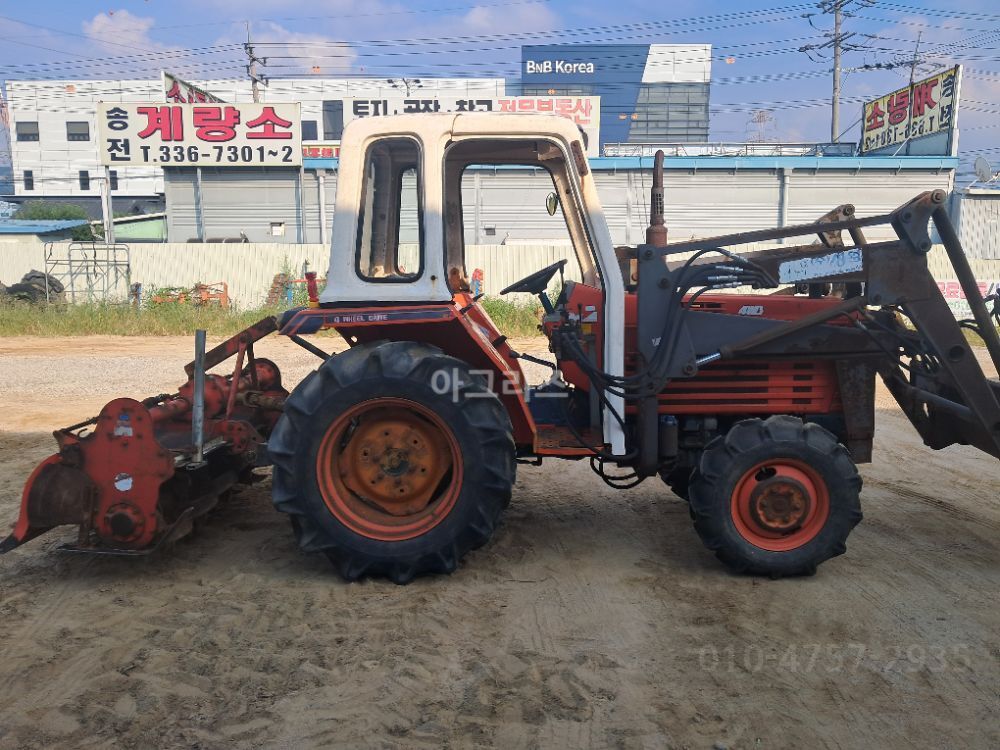 대동 트랙터 L3503-D (35마력) 뒤우측면