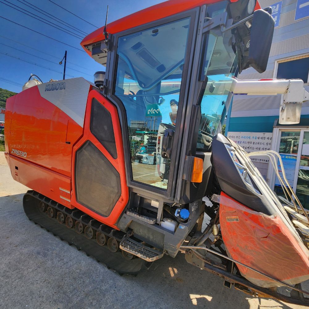 Kubota Combine Harvester ZR6130 (6Rows) 뒤우측면