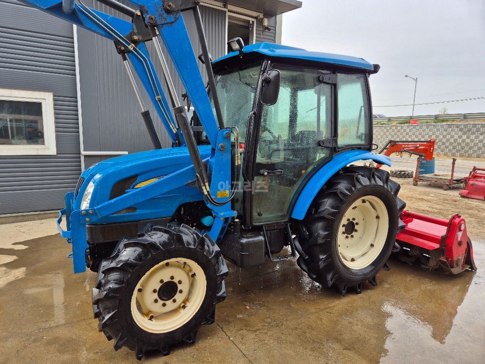 LS 트랙터 U55 (55마력) 뒤우측면