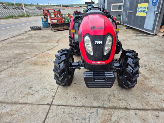 TYM 트랙터 T453 (43마력) 앞좌측면