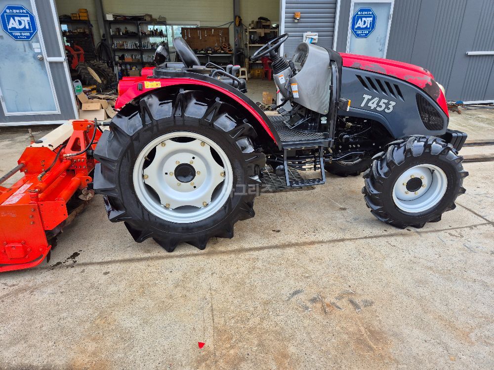 TYM Tractor T453 (43hp) 뒤우측면