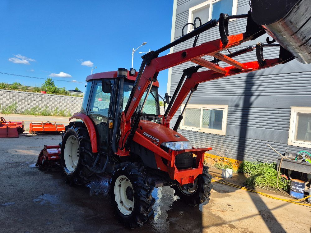 Daedong Tractor D500 (50hp) 뒤우측면