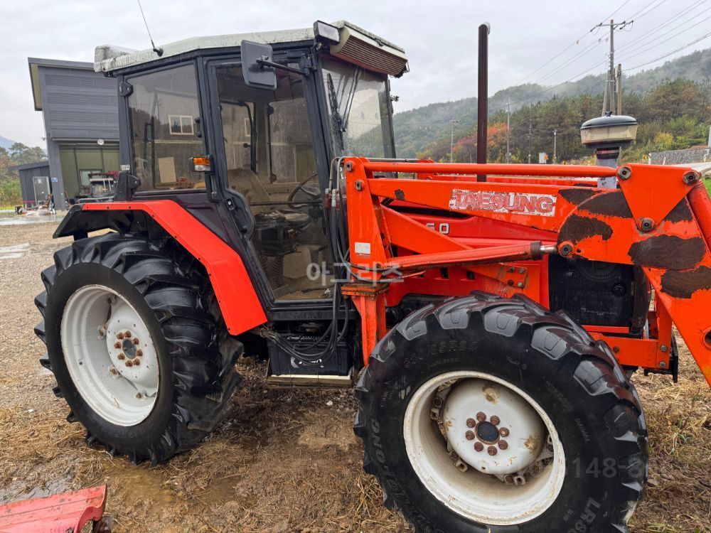 TYM 트랙터 T860 (86마력) 뒤우측면