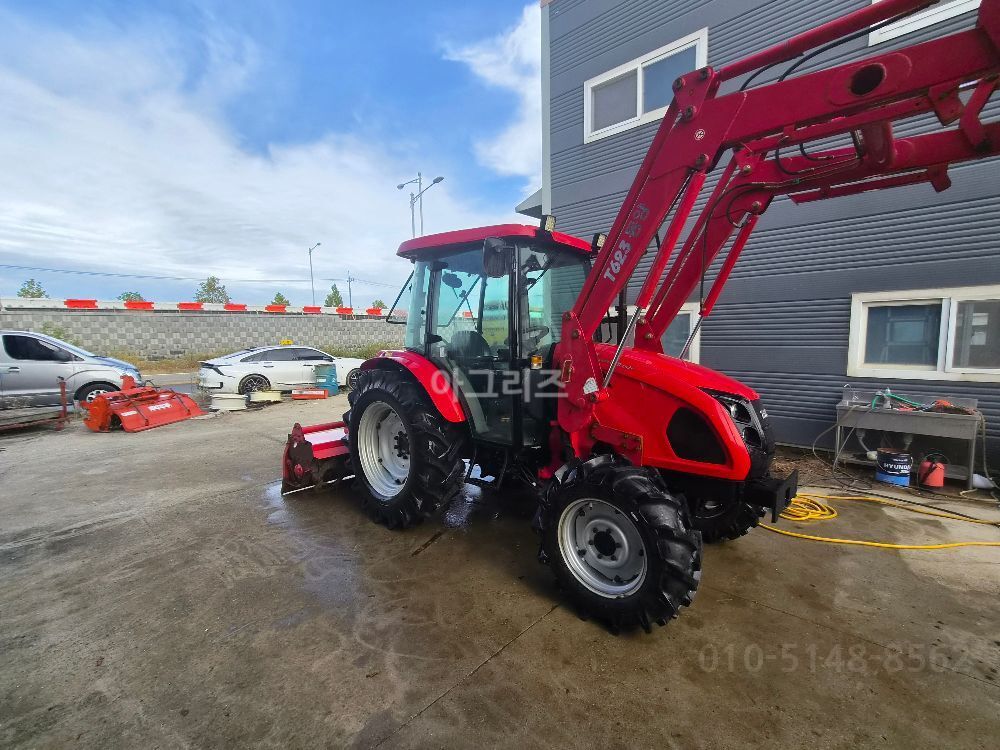 TYM 트랙터 T623 (62마력) 뒤우측면