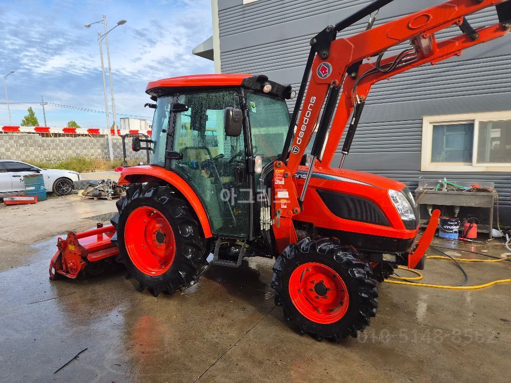 대동 트랙터 NX550 (55마력) 뒤우측면