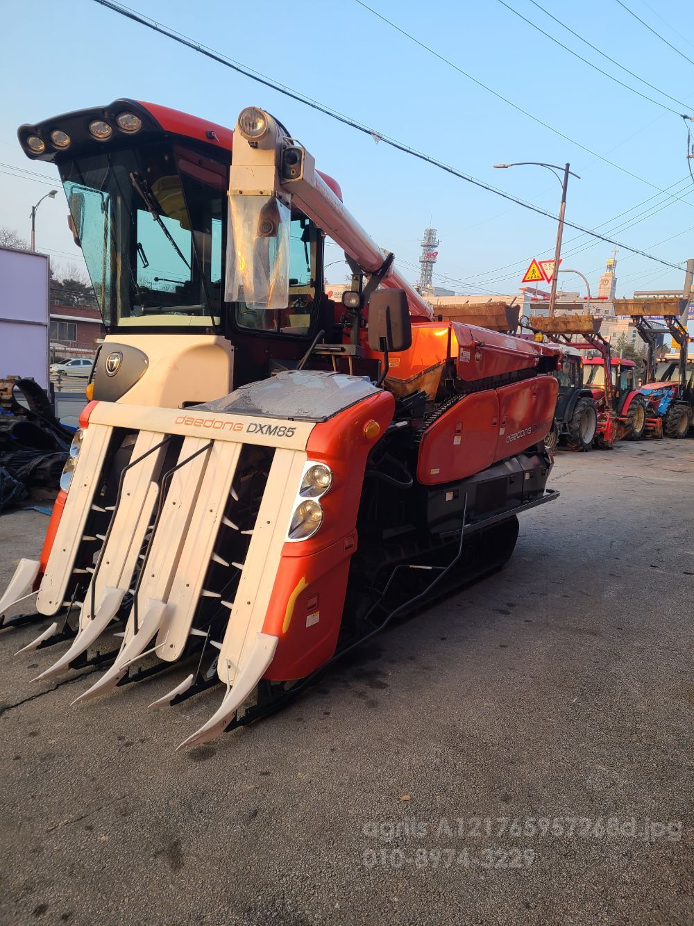 Daedong Combine Harvester DXM85GFC (5Rows) 뒤우측면