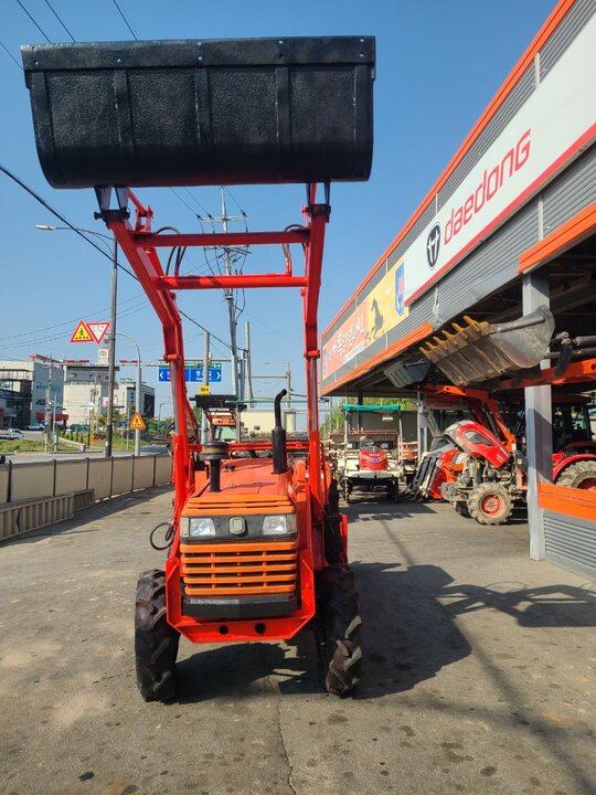 대동 트랙터 L3503-D (35마력) 앞좌측면