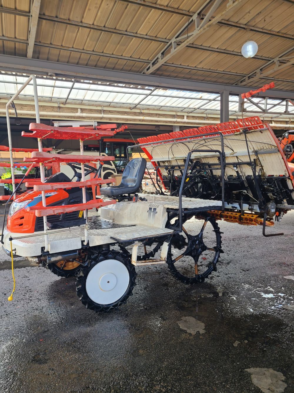 대동 이앙기 ERP80D (8조식) 뒤우측면