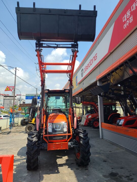대동 트랙터 RX730 (73마력) 앞좌측면