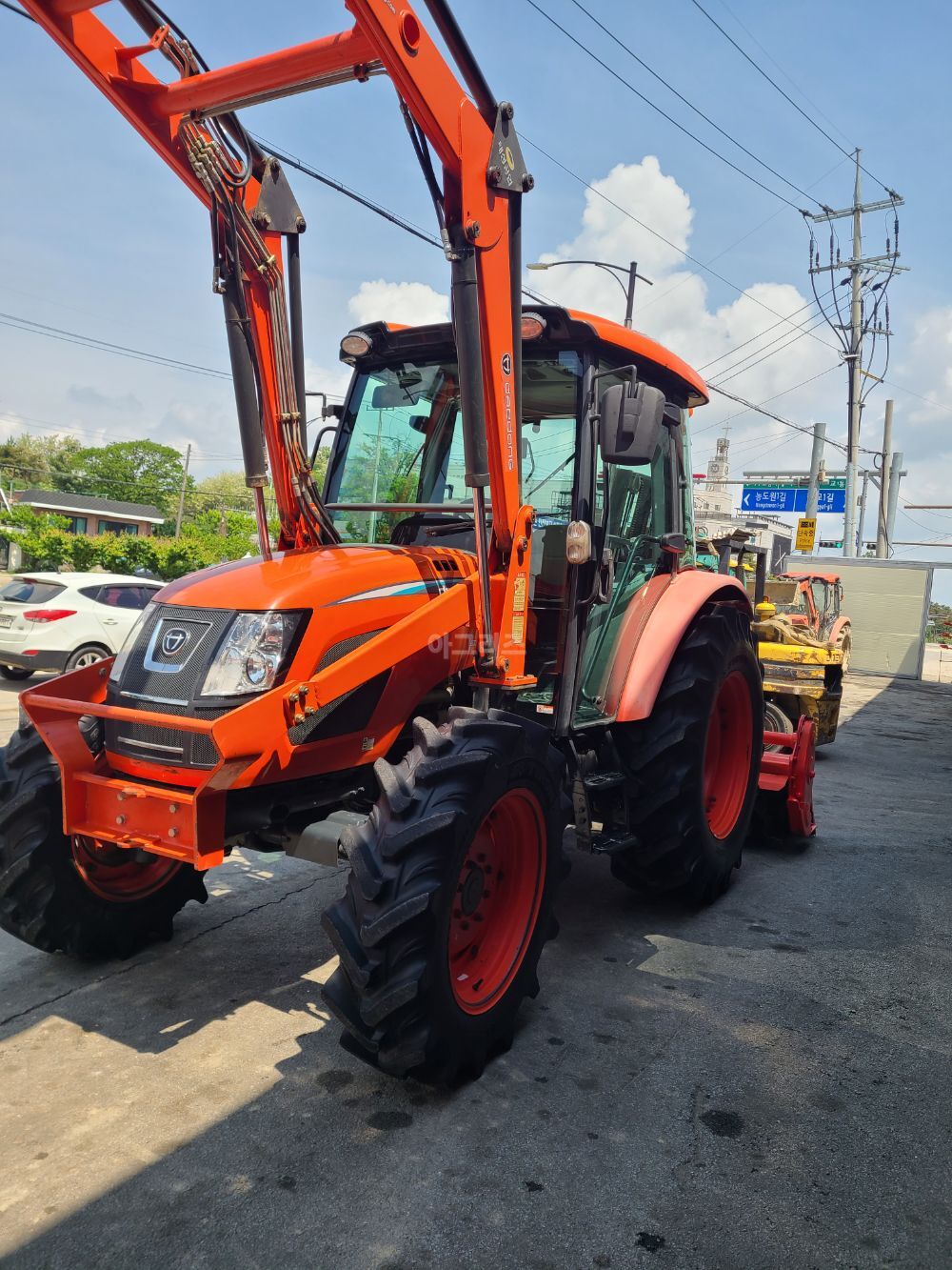 대동 트랙터 RX730 (73마력) 뒤우측면