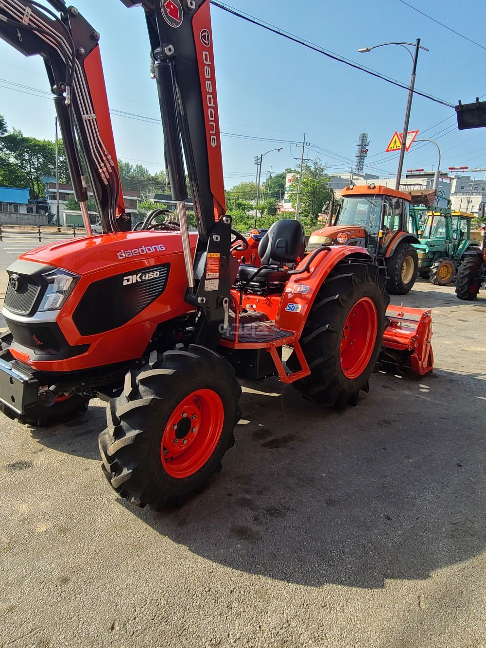 대동 트랙터 DK450 (45마력) 뒤우측면