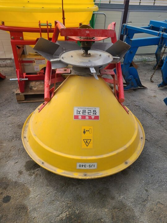  Fertilizer Spreader IJS-340  앞좌측면