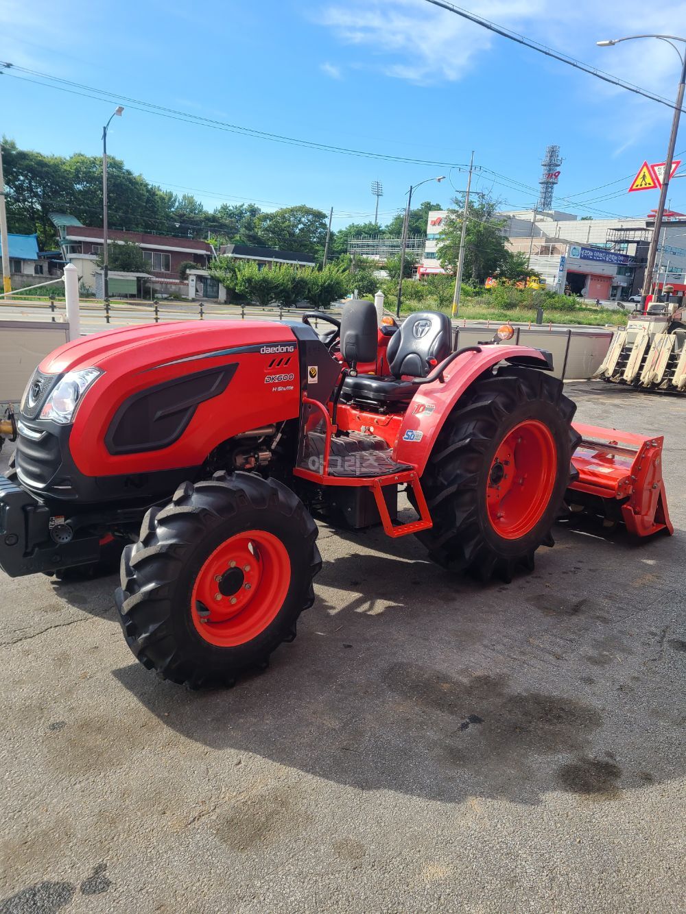 대동 트랙터 DK600 (58마력) 뒤우측면