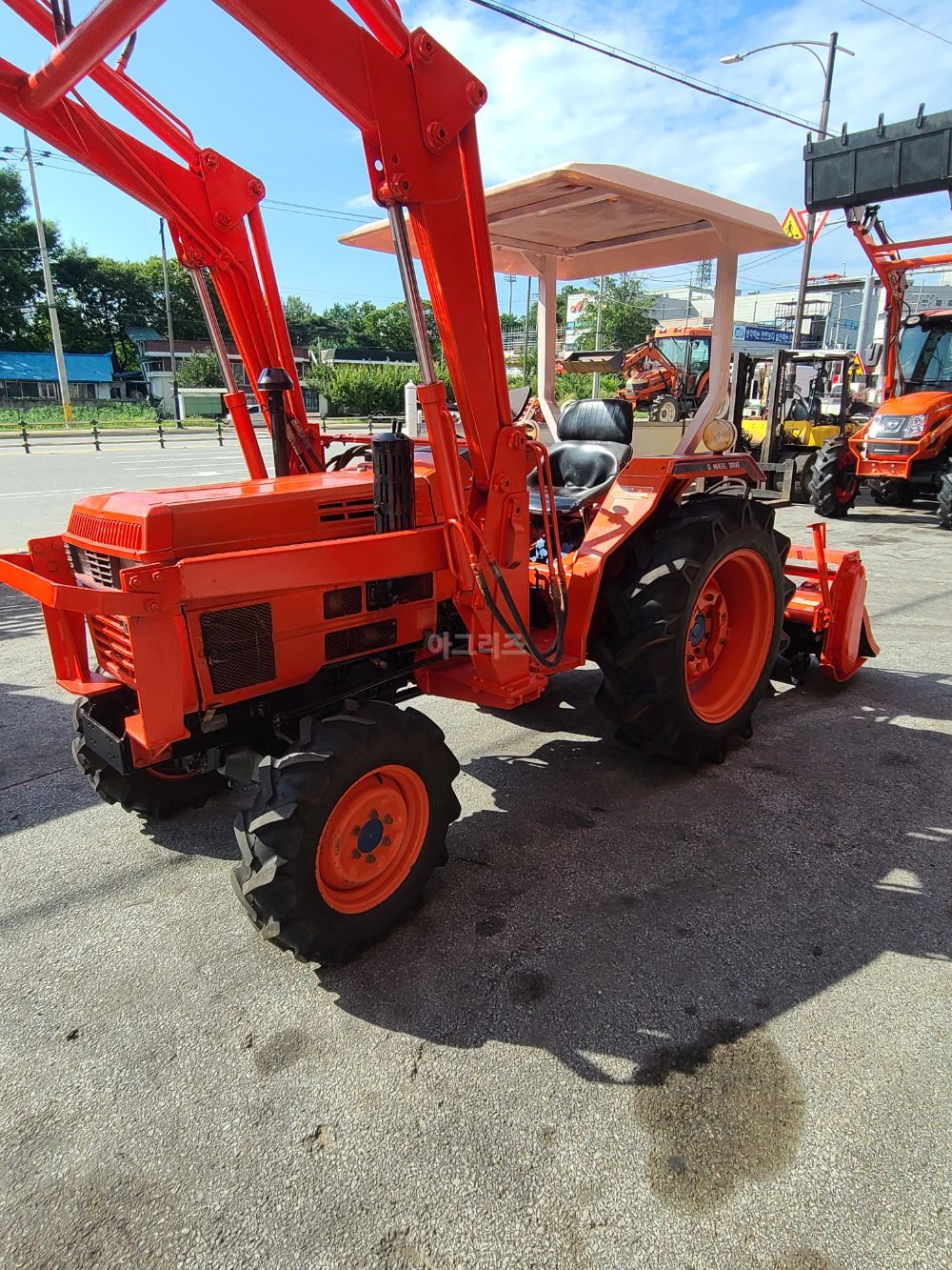 Daedong Tractor L2601 (26hp) 뒤우측면