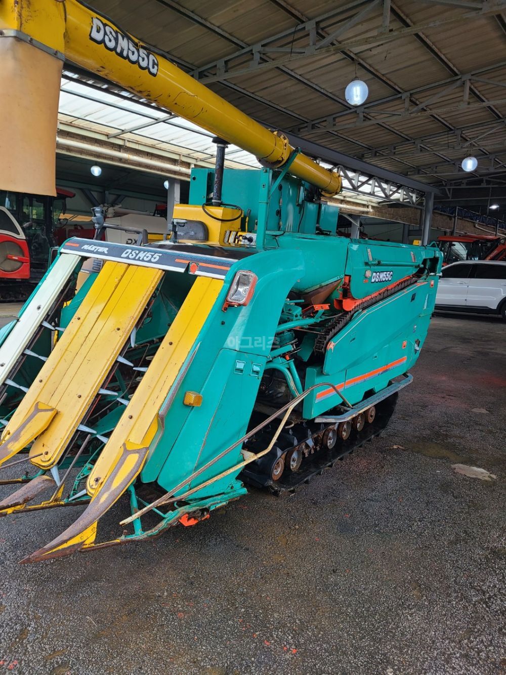 Daedong Combine Harvester DSM55G (4Rows) 뒤우측면