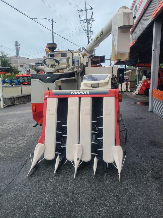 얀마 콤바인 AW465 (4조식) 앞좌측면