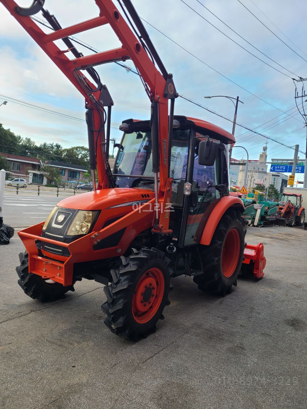 Daedong Tractor RX560 (56hp) 뒤우측면
