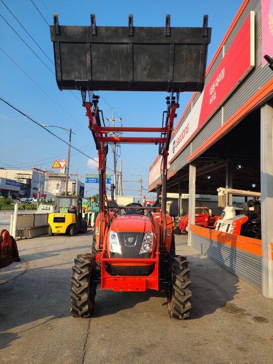 대동 트랙터 NX530 (53마력) 앞좌측면