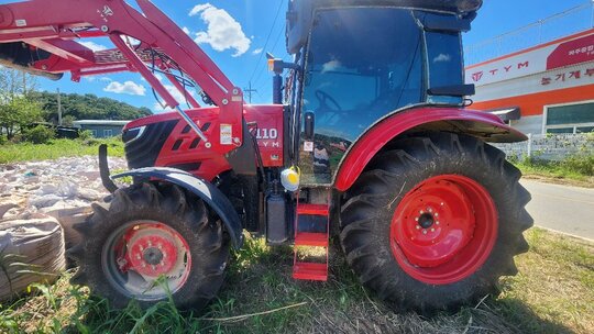 TYM 트랙터 K110E (111마력) 앞좌측면