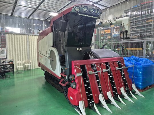 Yanmar Combine Harvester YH7115 (7Rows) 앞좌측면