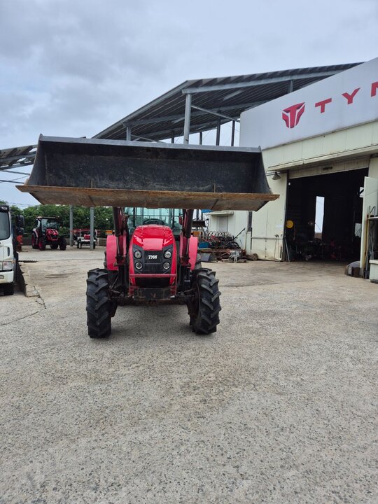 TYM Tractor TX703 (74hp) 앞좌측면
