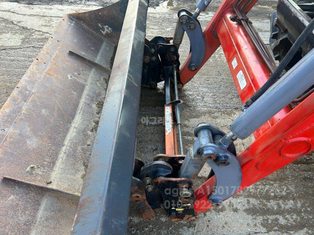 Daedong Tractor MX100 (100hp) 뒤우측면