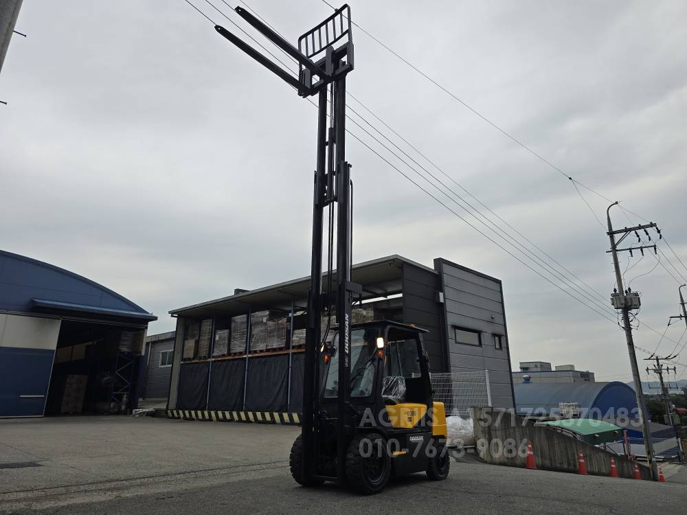 Doosan Forklift 지게차D30S-3  앞좌측면