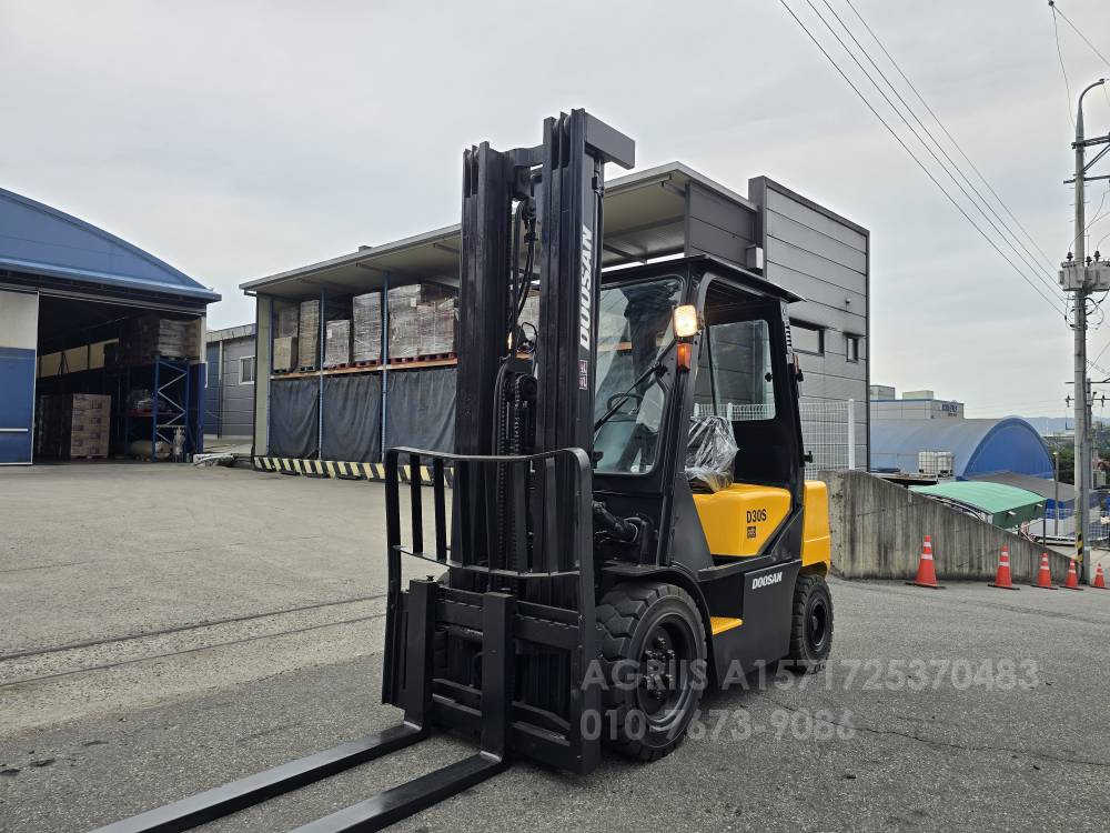 Doosan Forklift 지게차D30S-3  뒤우측면