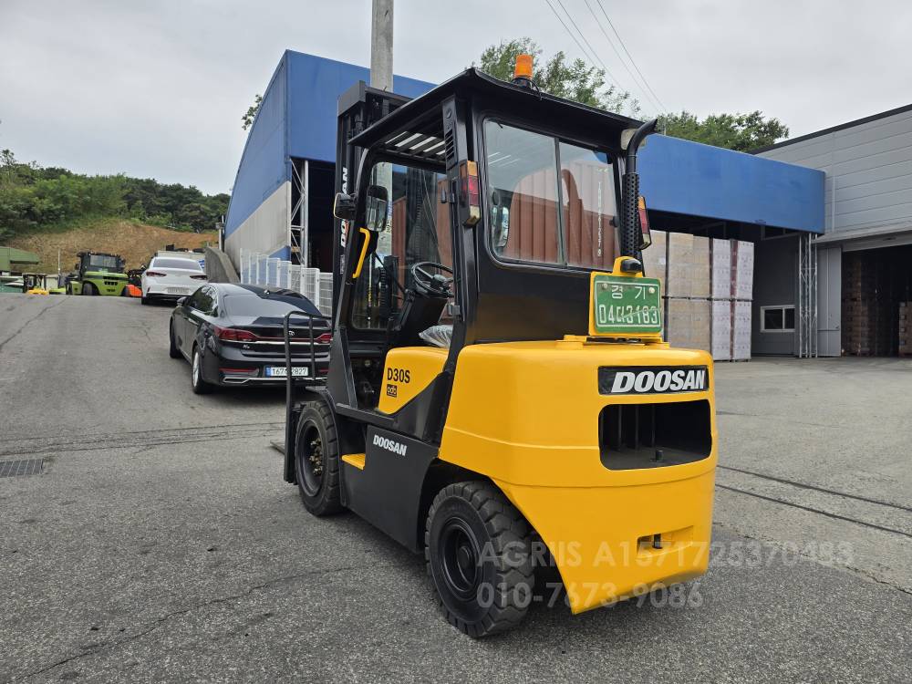 Doosan Forklift 지게차D30S-3  운전석