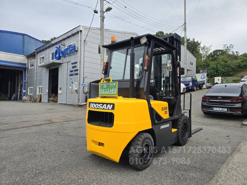 Doosan Forklift 지게차D30S-3  엔진내부