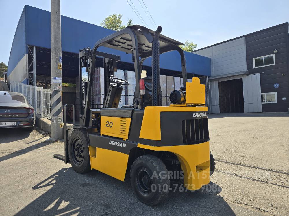 Doosan Forklift 지게차LD20S  운전석