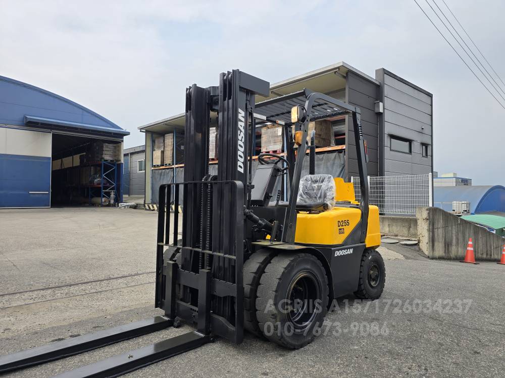 Doosan Forklift 지게차D25S-3  앞좌측면