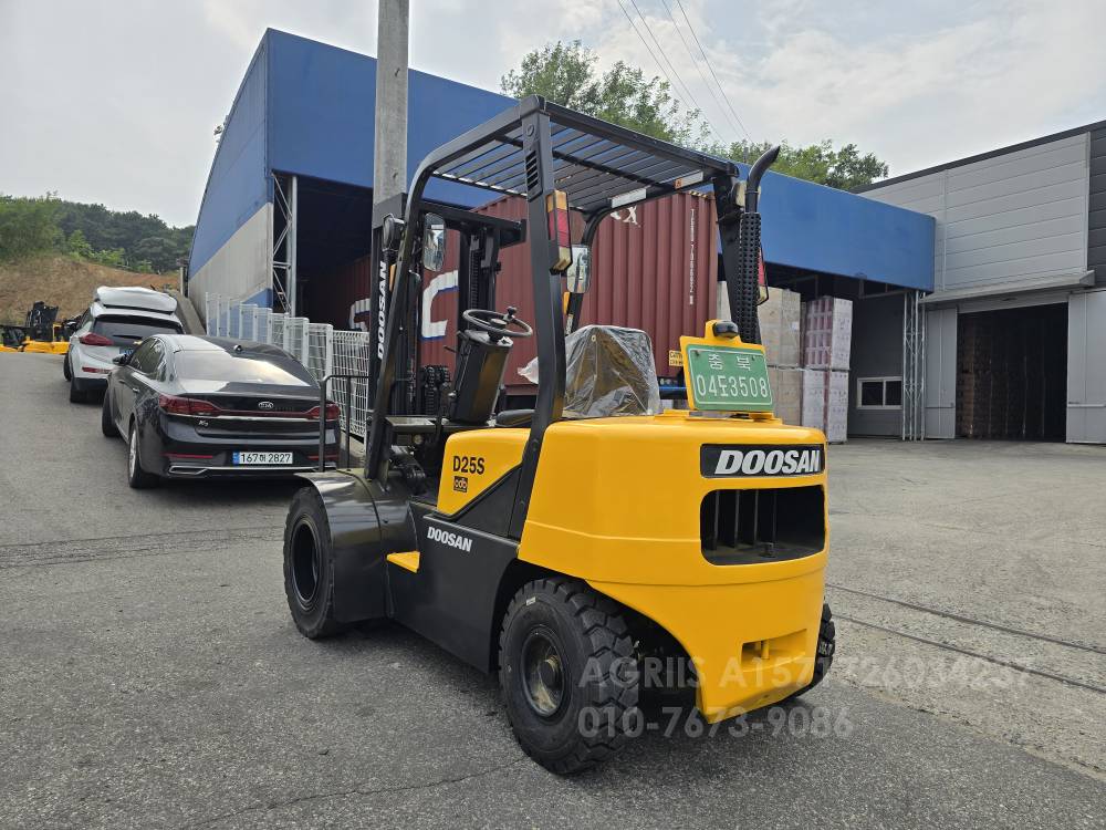 Doosan Forklift 지게차D25S-3  측면