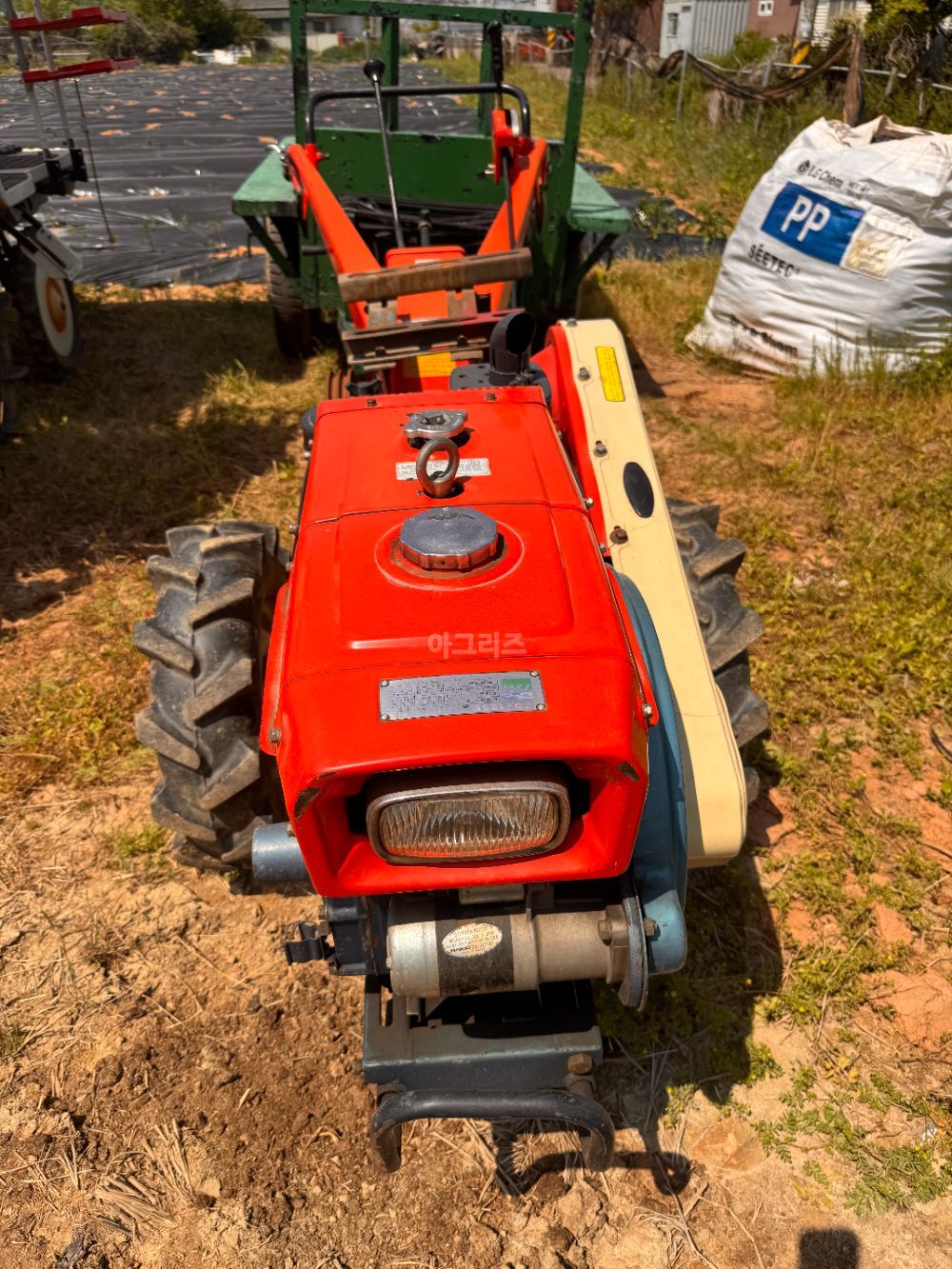 TYM Power Tiller DT-120 (10hp) 뒤우측면