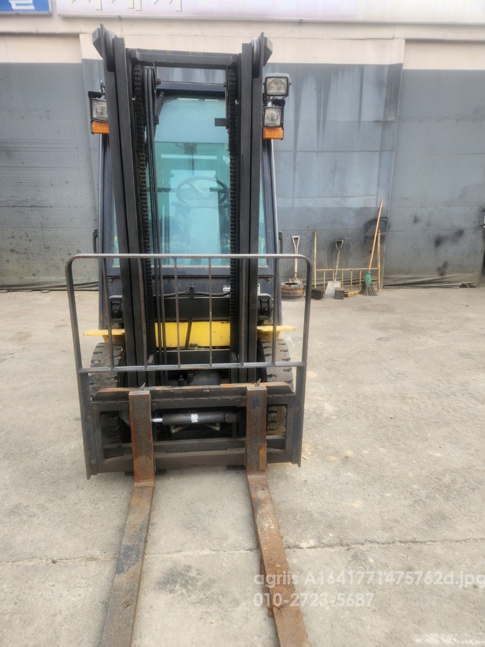 현대 지게차 25D-9S (2.5톤) 뒤우측면