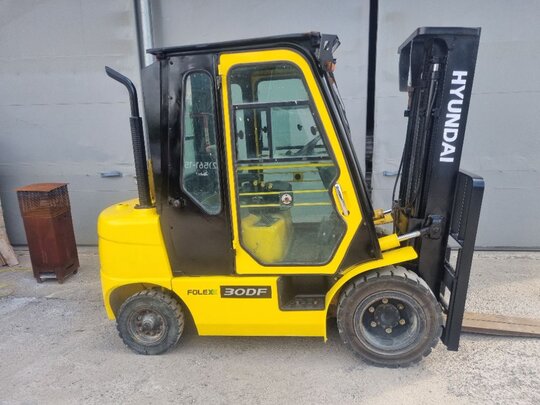 Hyundai Forklift 30DF (2.98톤) 앞좌측면