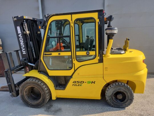 Hyundai Forklift 45D-9K (4.5톤) 앞좌측면