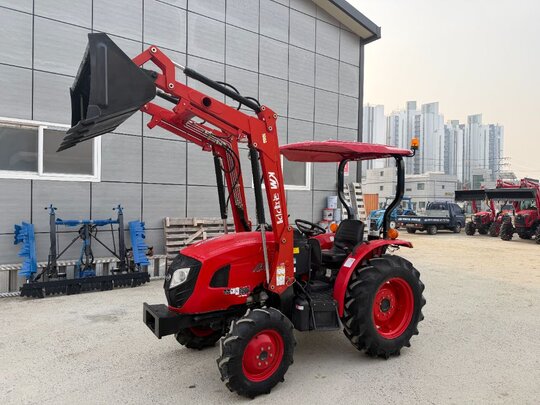 국제 트랙터 A4200 (42마력) 앞좌측면