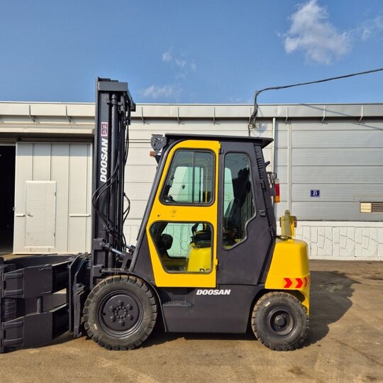 Doosan Forklift D25S-3 (2.5톤) 앞좌측면