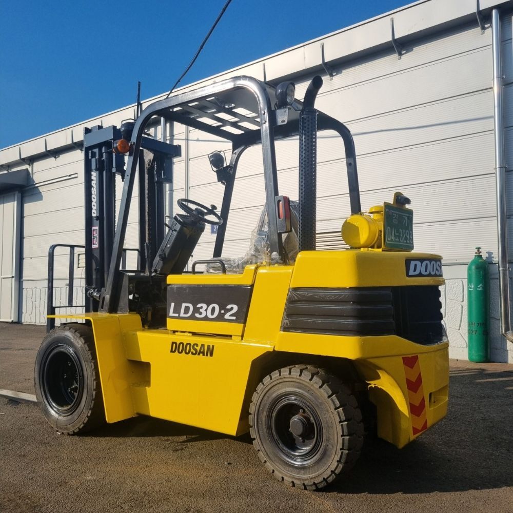 Doosan Forklift LD30S-2 (3톤) 뒤우측면