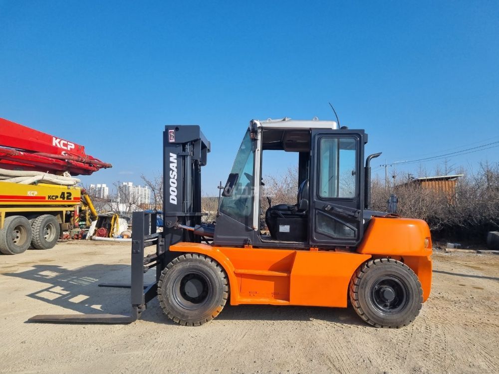 Doosan Forklift D70S-5 (7톤) 뒤우측면