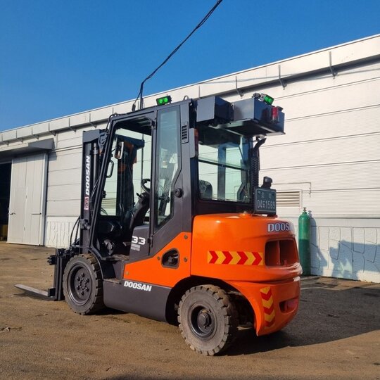 Doosan Forklift D33SE-5 (3.3톤) 앞좌측면
