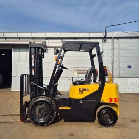  Forklift D25S (2.5톤) 앞좌측면
