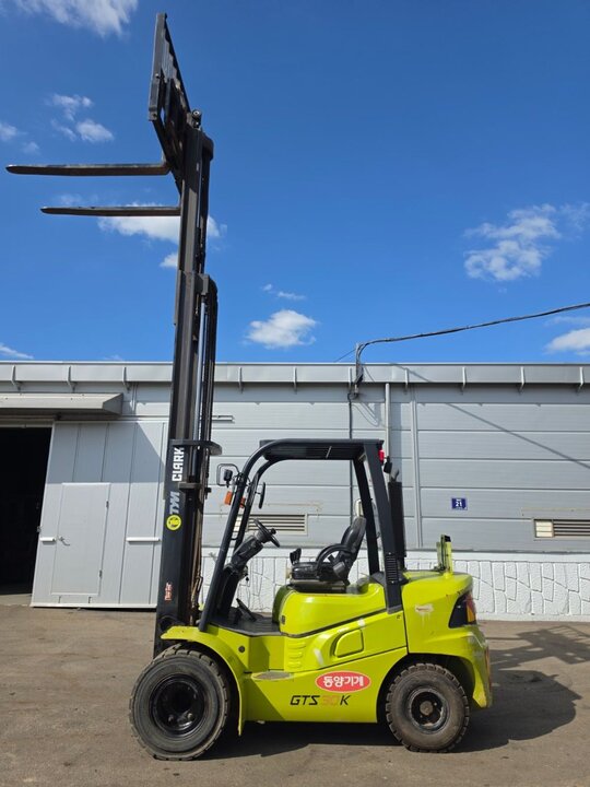 Forklift GTS30KD (3톤) 앞좌측면