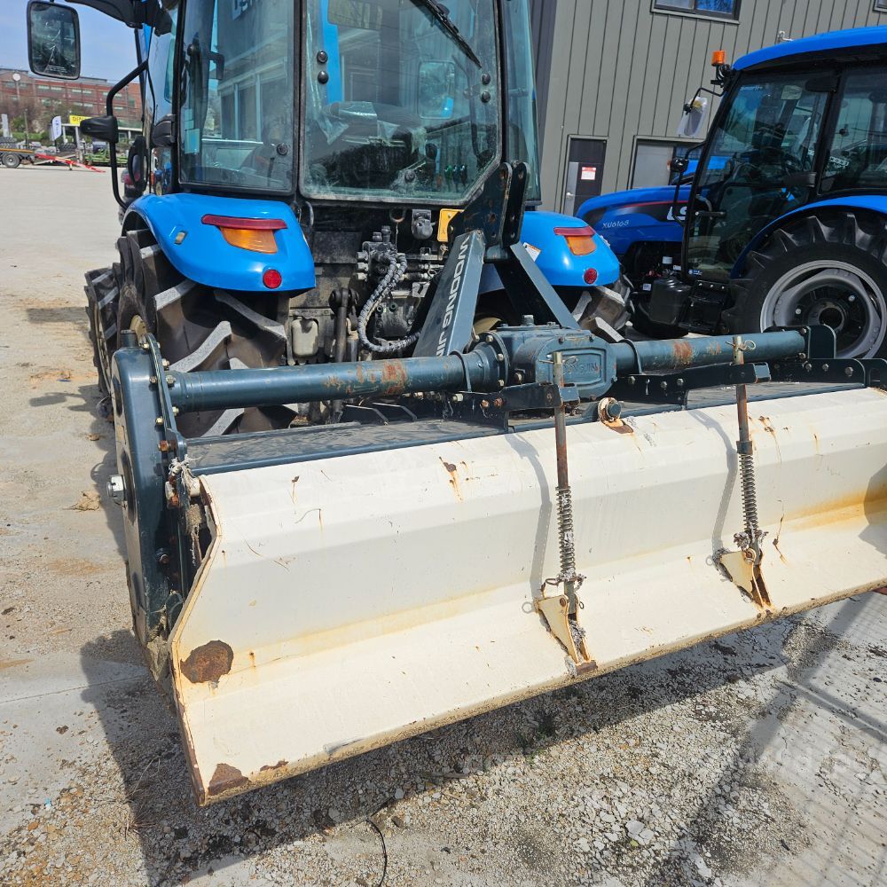 LS 트랙터 MT4.68 (69마력) 뒤우측면