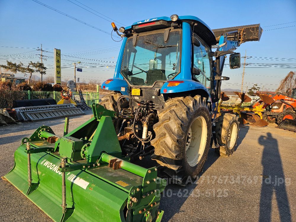 LS 트랙터 MT5.73 (73.9마력) 뒤우측면