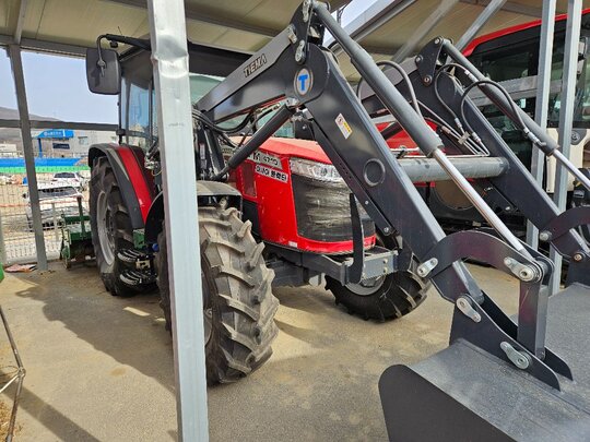 아세아 MF 트랙터 MF4710 (100마력) 앞좌측면