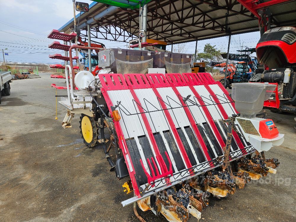 Yanmar Rice transplanter YR6DZ (6Rows) 뒤우측면
