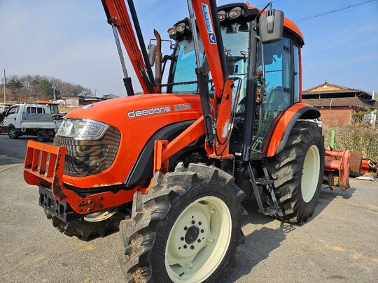 Daedong Tractor MX70 (70hp) 앞좌측면